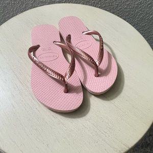 Pretty pink Havaianas